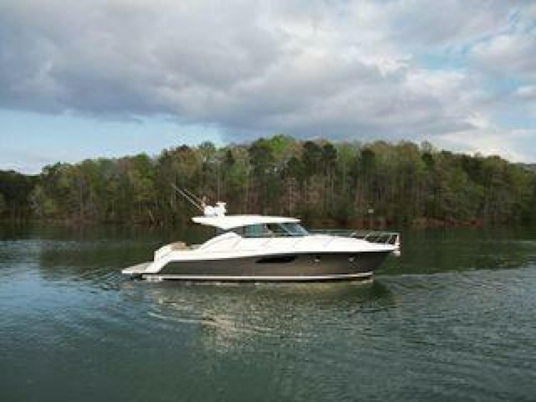 Tiara Yachts-44 Coupe 2016-NO AGENDA Westbrook-Connecticut-United States-Tiara 44 NO AGENDA   Starboard Profile-5931535