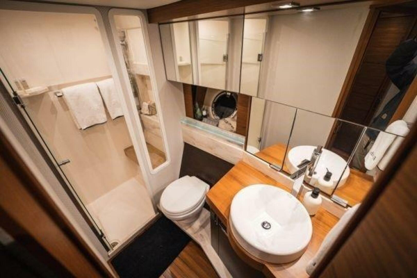 Tiara Yachts-44 Coupe 2016-NO AGENDA Westbrook-Connecticut-United States-Tiara 44 NO AGENDA   Master Head-5931531