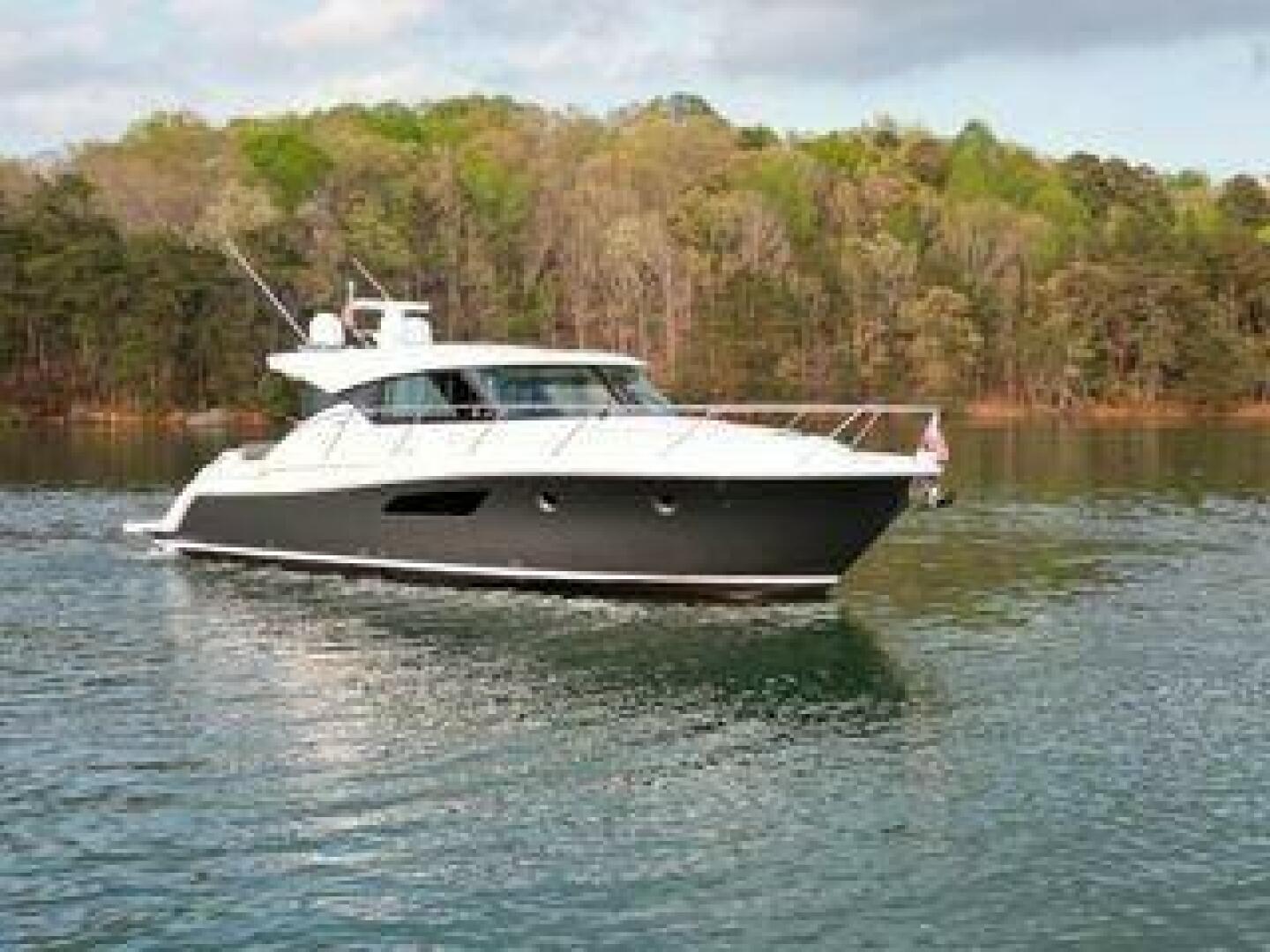 Tiara Yachts-44 Coupe 2016-NO AGENDA Westbrook-Connecticut-United States-Tiara 44 NO AGENDA   Starboard Bow Profile-5931536 | Thumbnail