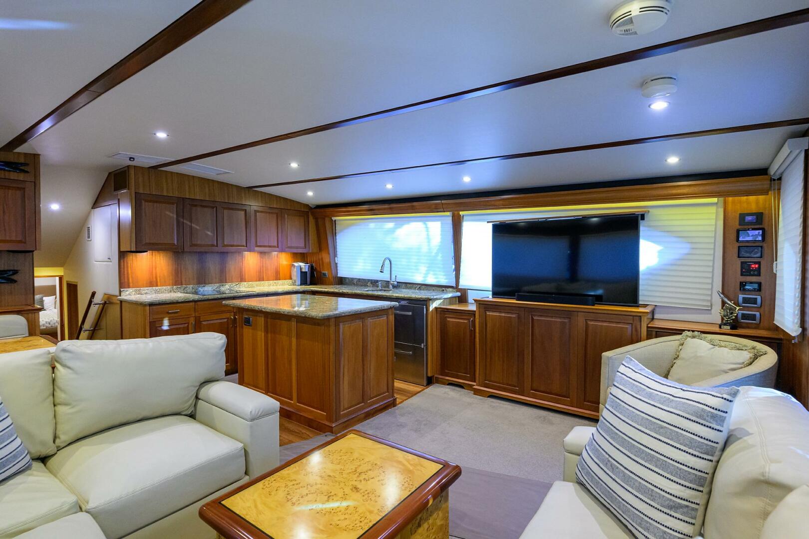 Hatteras-GT63 2013-Reelin N Dealin Palm City-Florida-United States-Hatteras 63 Reelin N Dealin  Interior Salon-5934080 | Thumbnail