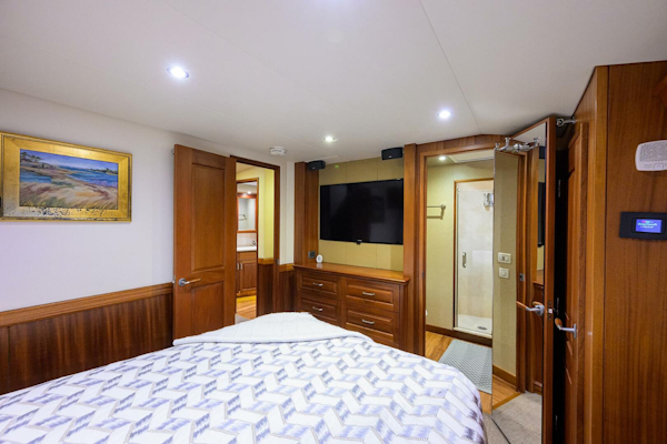 Hatteras-GT63 2013-Reelin N Dealin Palm City-Florida-United States-Hatteras 63 Reelin N Dealin  Interior Master Stateroom-5934091