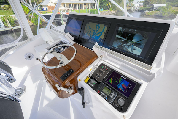 Hatteras-GT63 2013-Reelin N Dealin Palm City-Florida-United States-Hatteras 63 Reelin N Dealin  Exterior Flybridge-5934213