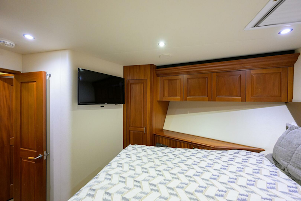 Hatteras-GT63 2013-Reelin N Dealin Palm City-Florida-United States-Hatteras 63 Reelin N Dealin  Interior Guest Stateroom-5934094