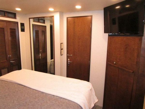 Burger-Flush Deck with Flybridge 1986-SHEPSL X Ft. Lauderdale-Florida-United States-Portside VIP Looking Inboard -5935210