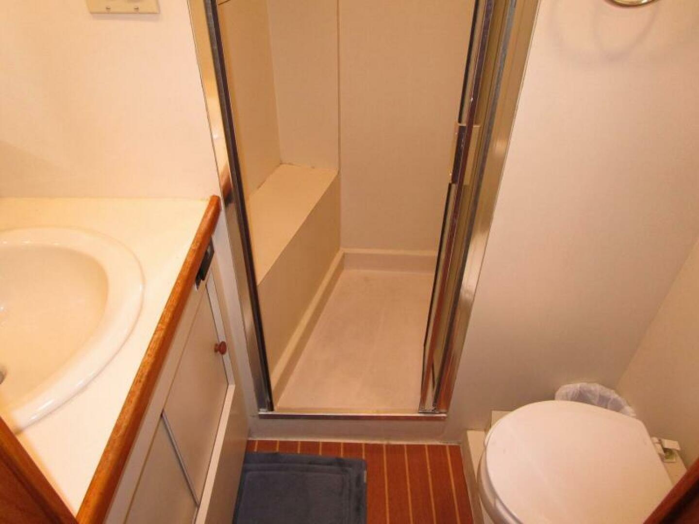 Burger-Flush Deck with Flybridge 1986-SHEPSL X Ft. Lauderdale-Florida-United States-Captains Head -5935247 | Thumbnail