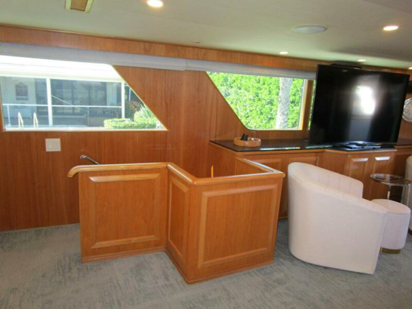 Burger-Flush Deck with Flybridge 1986-SHEPSL X Ft. Lauderdale-Florida-United States-Steps to Accommodation Deck  -5935192