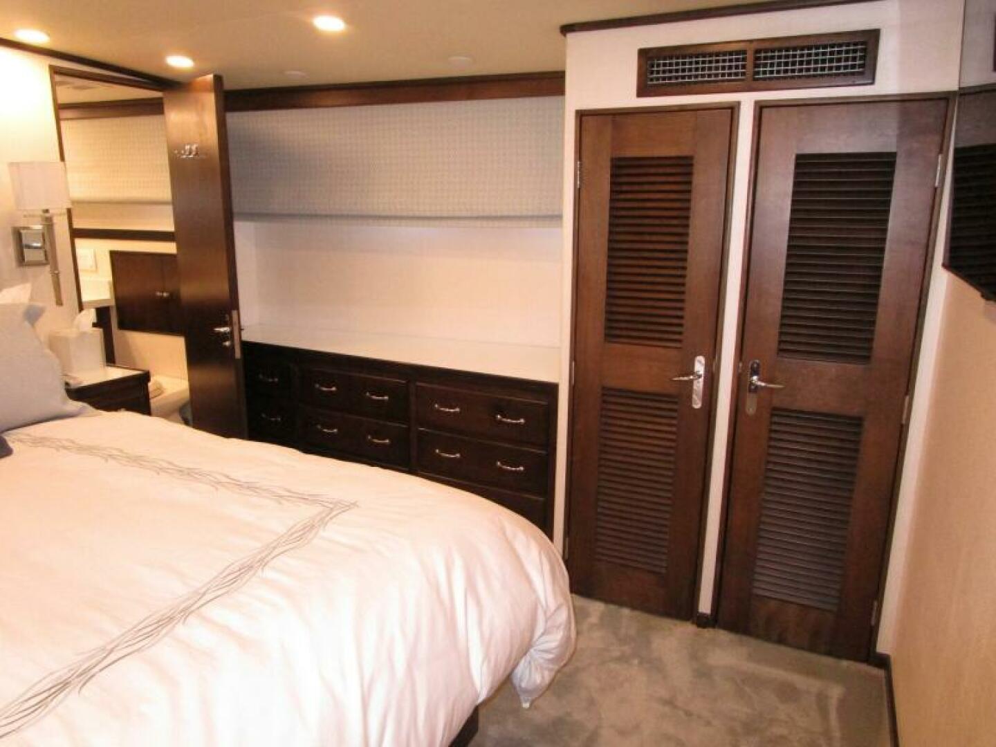 Burger-Flush Deck with Flybridge 1986-SHEPSL X Ft. Lauderdale-Florida-United States-Master Looking to Port -5935203 | Thumbnail