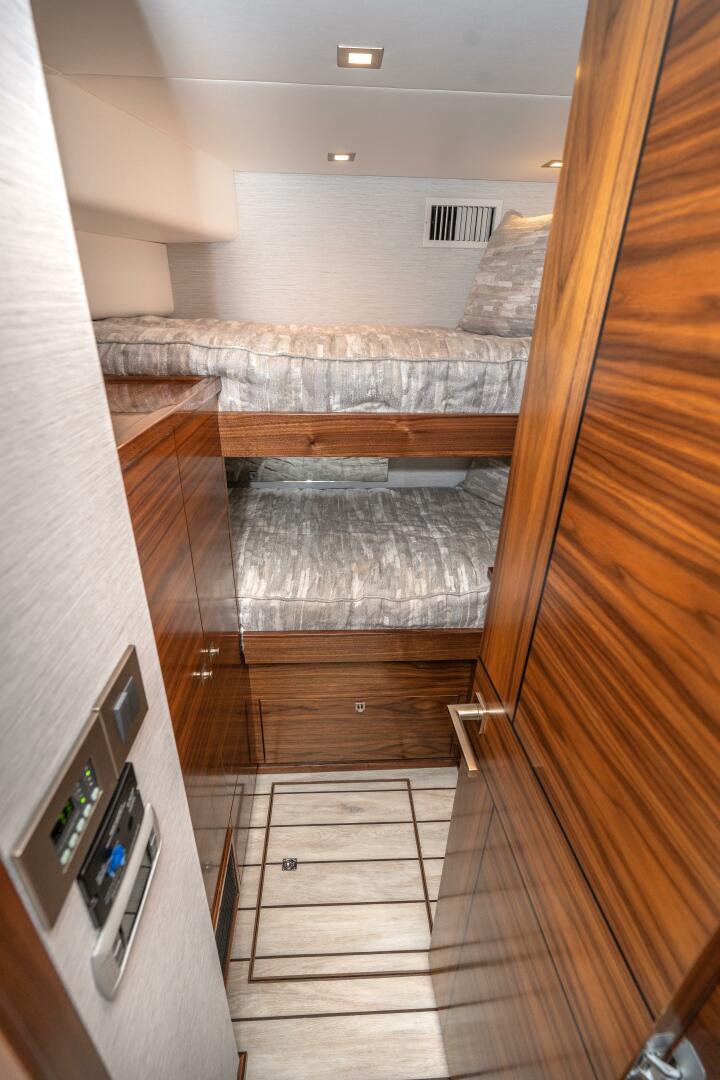 Viking-90C 2025-Zatara Anna Maria -Florida-United States-2025 Viking 90C Zatara -5939793 | Thumbnail