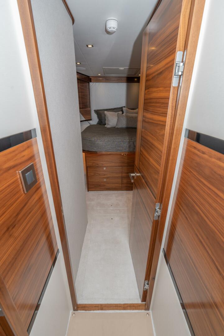 Viking-90C 2025-Zatara Anna Maria -Florida-United States-2025 Viking 90C Zatara -5939749 | Thumbnail