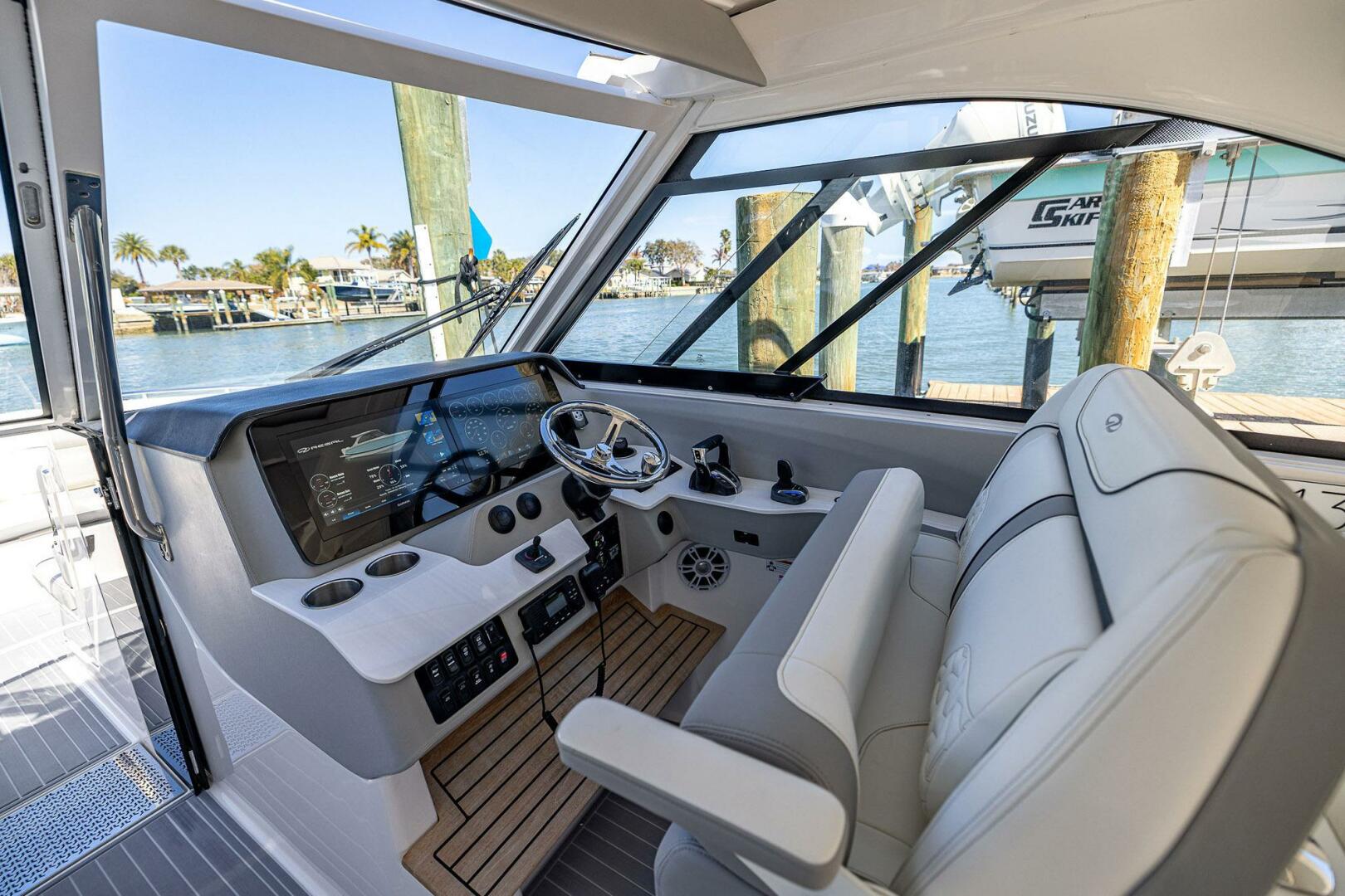 Regal-LX 36 2022-Absolutely Knot New Smyrna Beach-Florida-United States-5941325 | Thumbnail