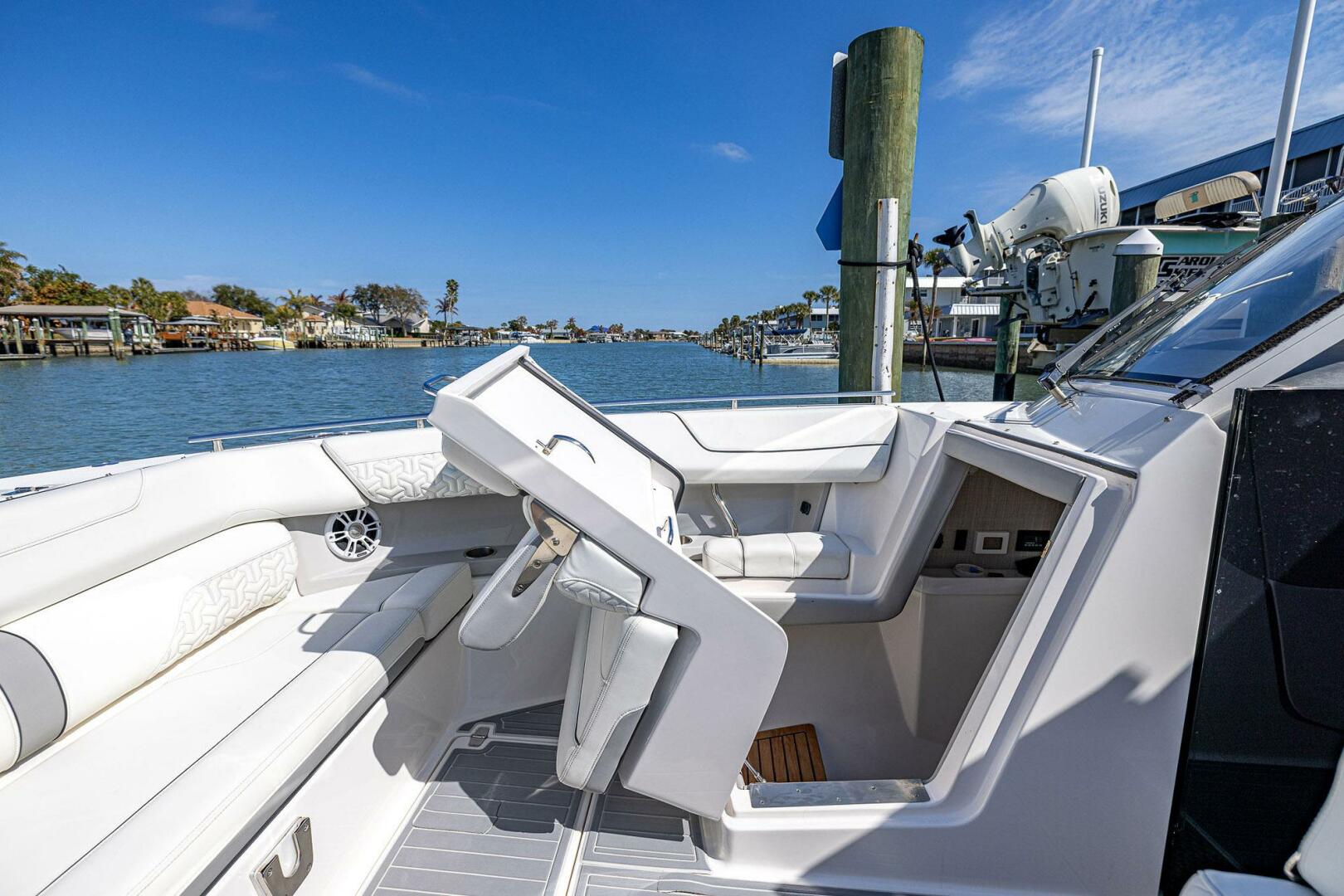 Regal-LX 36 2022-Absolutely Knot New Smyrna Beach-Florida-United States-5941311 | Thumbnail