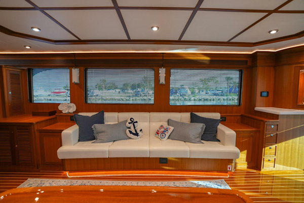 Marlow-Explorer 70E-CB 2025-ENTERPRISE Clearwater-Florida-United States-Salon Facing Starboard-5944233