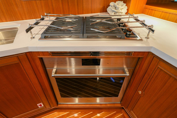 Marlow-Explorer 70E-CB 2025-ENTERPRISE Clearwater-Florida-United States-Galley Cooktop and Oven-5944242