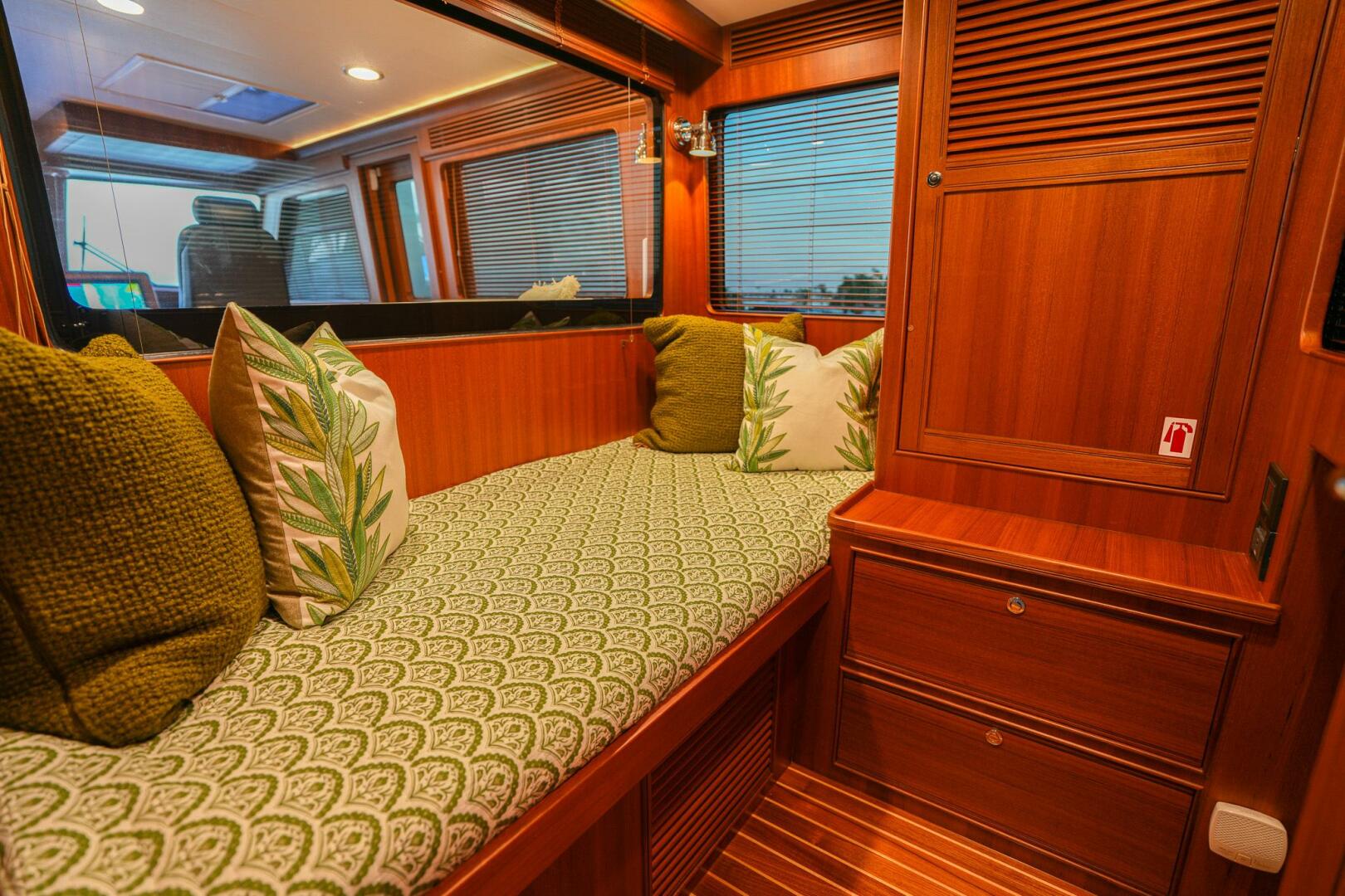 Marlow-Explorer 70E-CB 2025-ENTERPRISE Clearwater-Florida-United States-Captains Quarters Facing Forward Starboard-5944270 | Thumbnail
