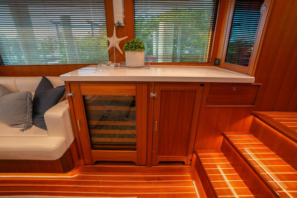 Marlow-Explorer 70E-CB 2025-ENTERPRISE Clearwater-Florida-United States-Salon WIne Cooler Ice Maker-5944237
