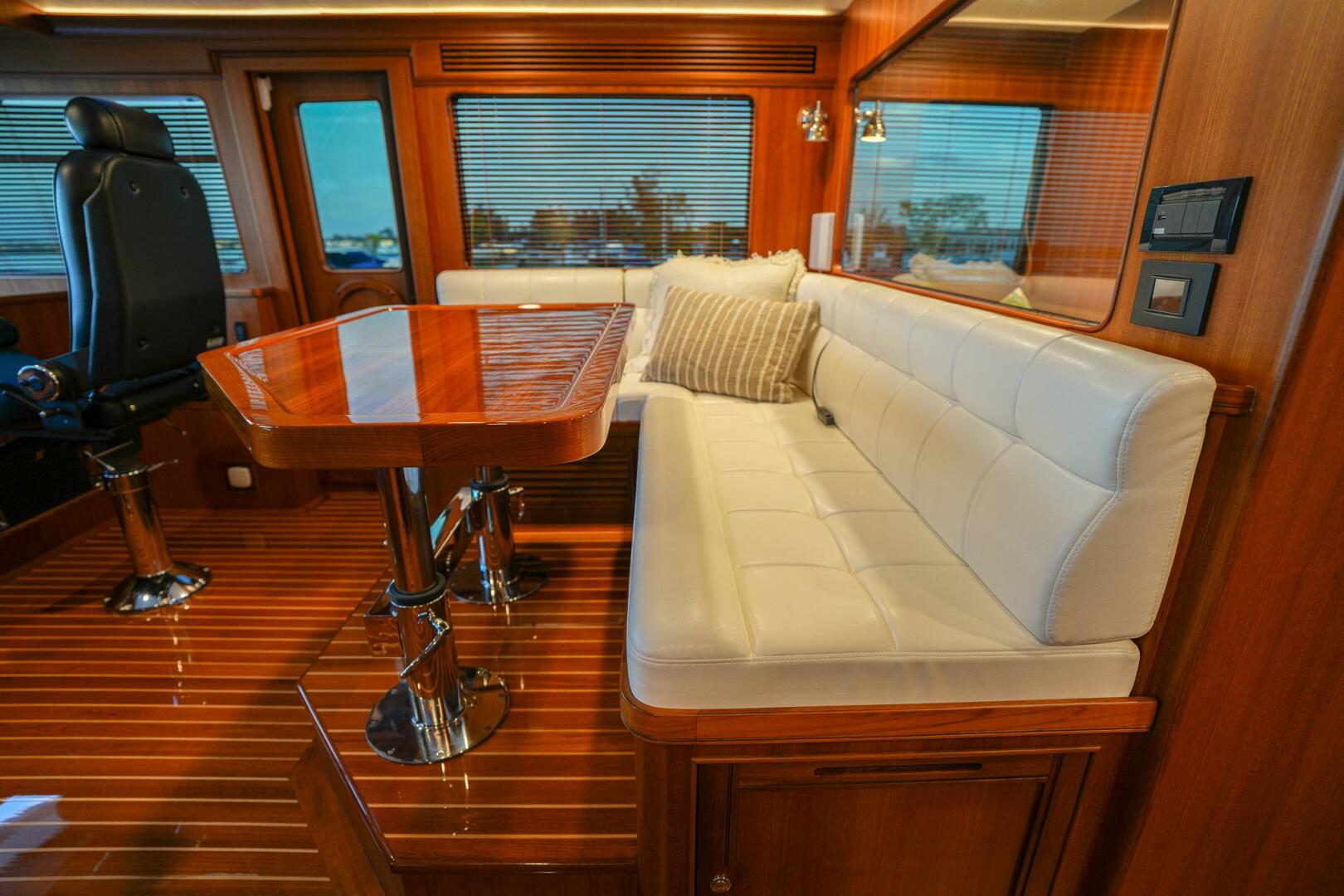 Marlow-Explorer 70E-CB 2025-ENTERPRISE Clearwater-Florida-United States-Command Bridge Settee Facing Starboard-5944268 | Thumbnail
