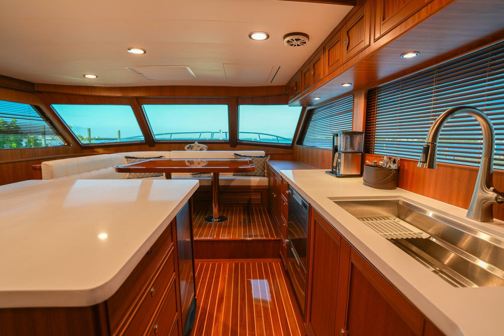 Marlow-Explorer 70E-CB 2025-ENTERPRISE Clearwater-Florida-United States-Galley Facing Forward-5944240 | Thumbnail
