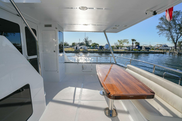 Marlow-Explorer 70E-CB 2025-ENTERPRISE Clearwater-Florida-United States Cockpit Facing Starboard-5944228