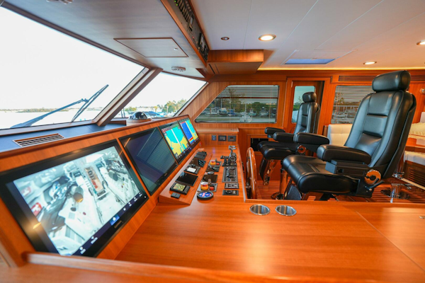 Marlow-Explorer 70E-CB 2025-ENTERPRISE Clearwater-Florida-United States-Command Bridge Facing Starboard-5944264