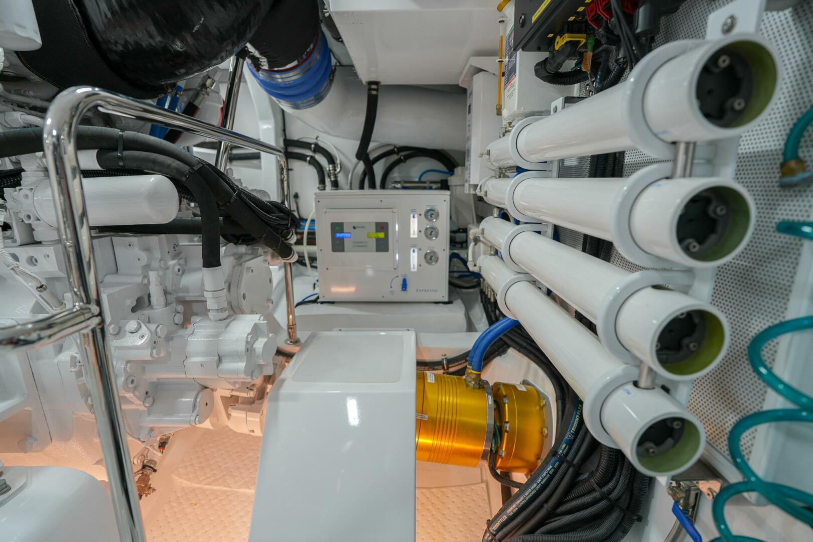 Marlow-Explorer 70E-CB 2025-ENTERPRISE Clearwater-Florida-United States-Engine Room Facing Starboard-5944290 | Thumbnail