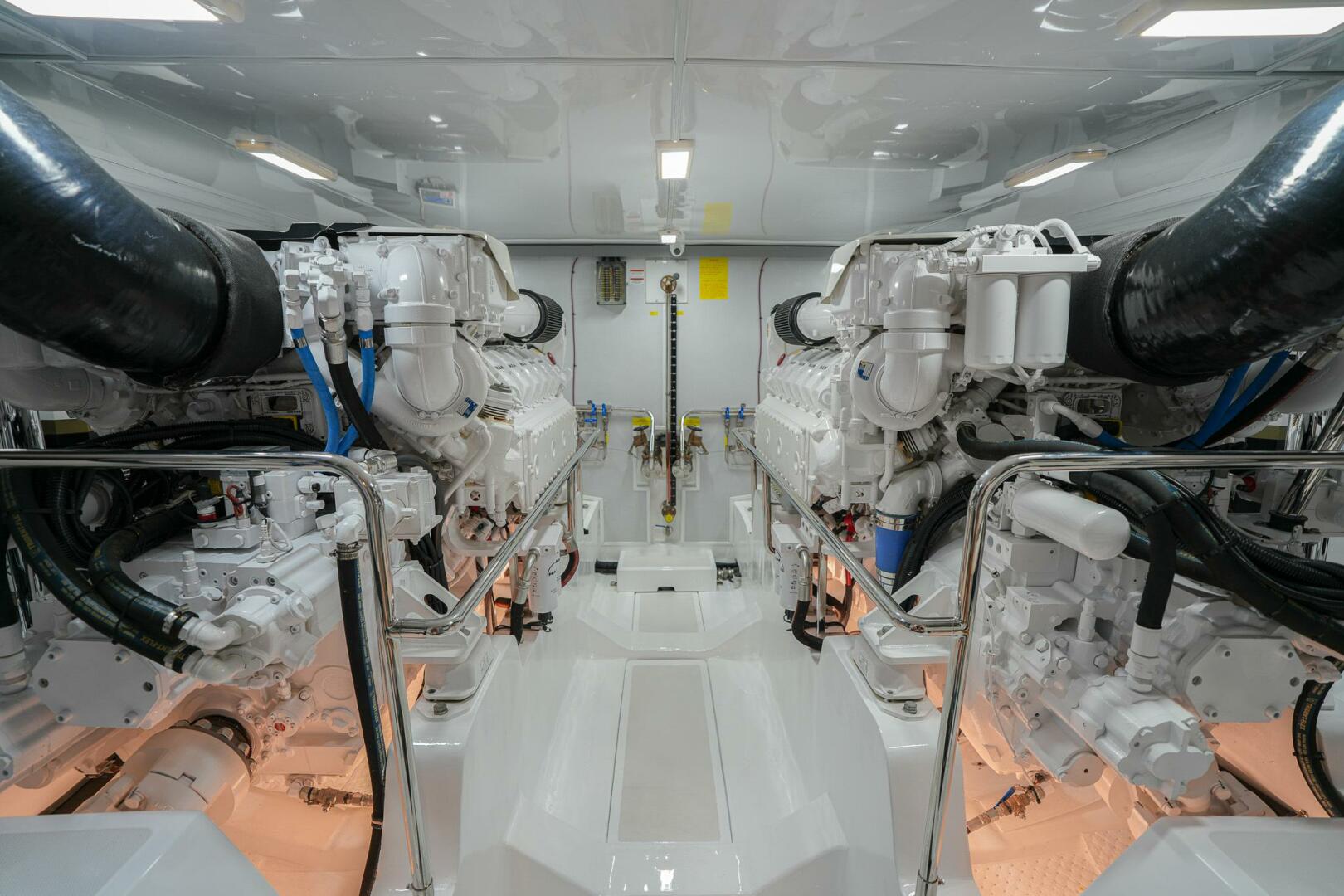 Marlow-Explorer 70E-CB 2025-ENTERPRISE Clearwater-Florida-United States Engine Room Facing Forward-5944288 | Thumbnail