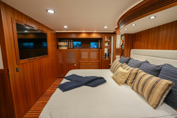 Marlow-Explorer 70E-CB 2025-ENTERPRISE Clearwater-Florida-United States-Master Stateroom Facing Starboard-5944258
