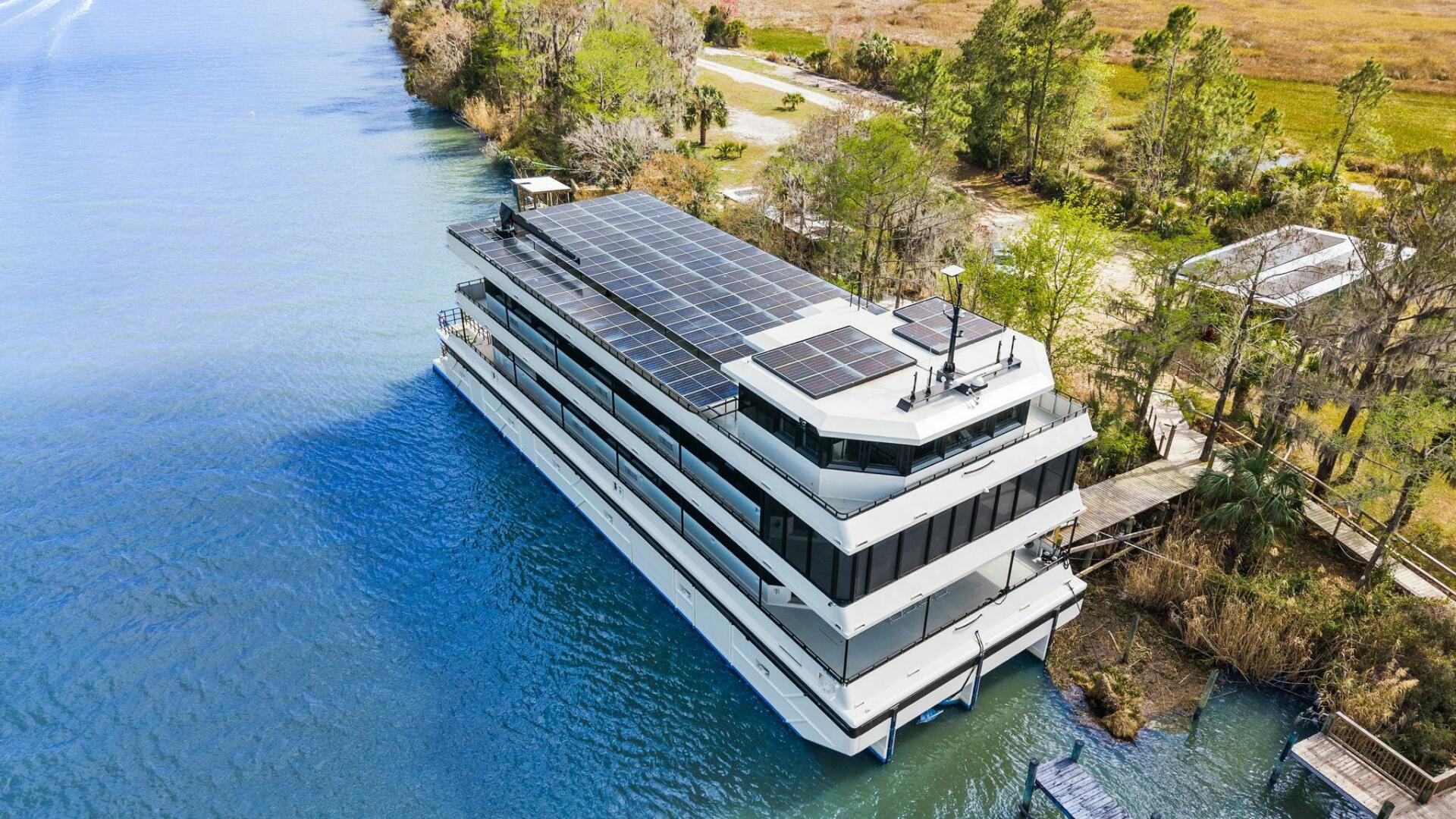Breaux Brothers-120 GLV 2025-Shine Down Apalachicola-Florida-United States-5990270 | Thumbnail