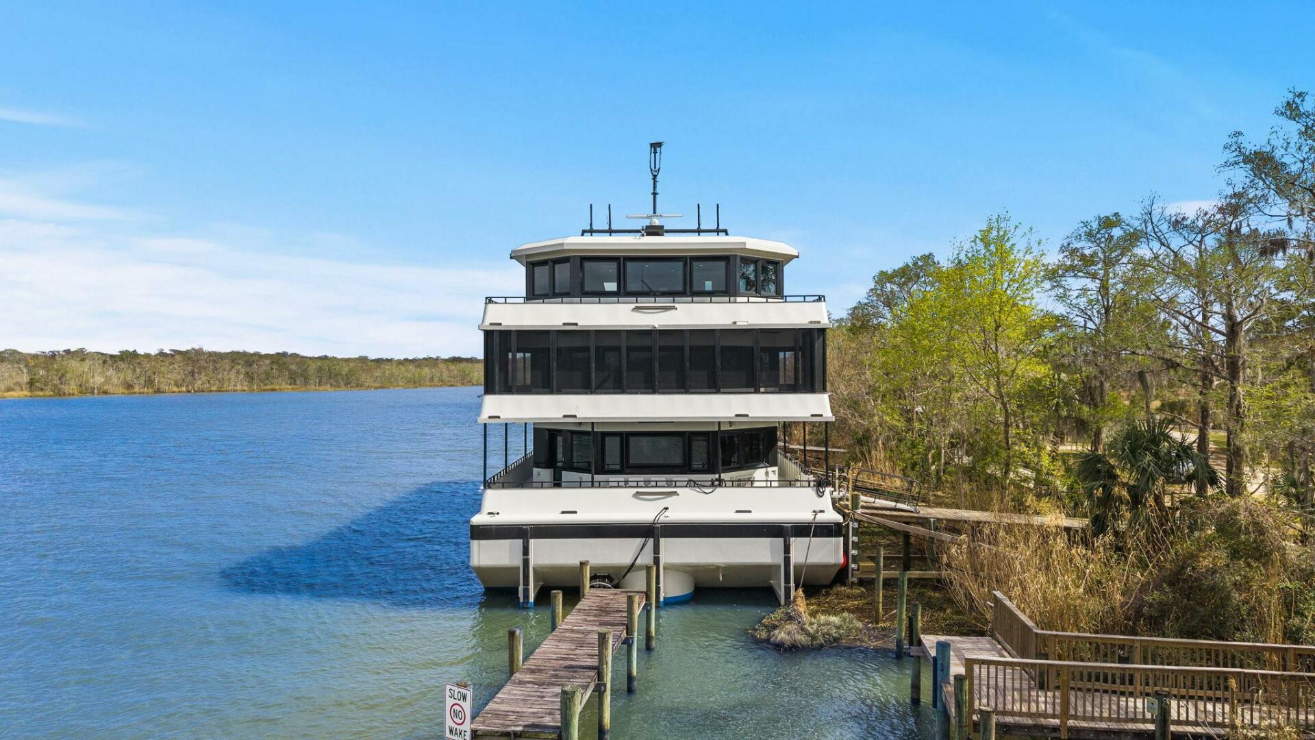 Breaux Brothers-120 GLV 2025-Shine Down Apalachicola-Florida-United States-5990265 | Thumbnail