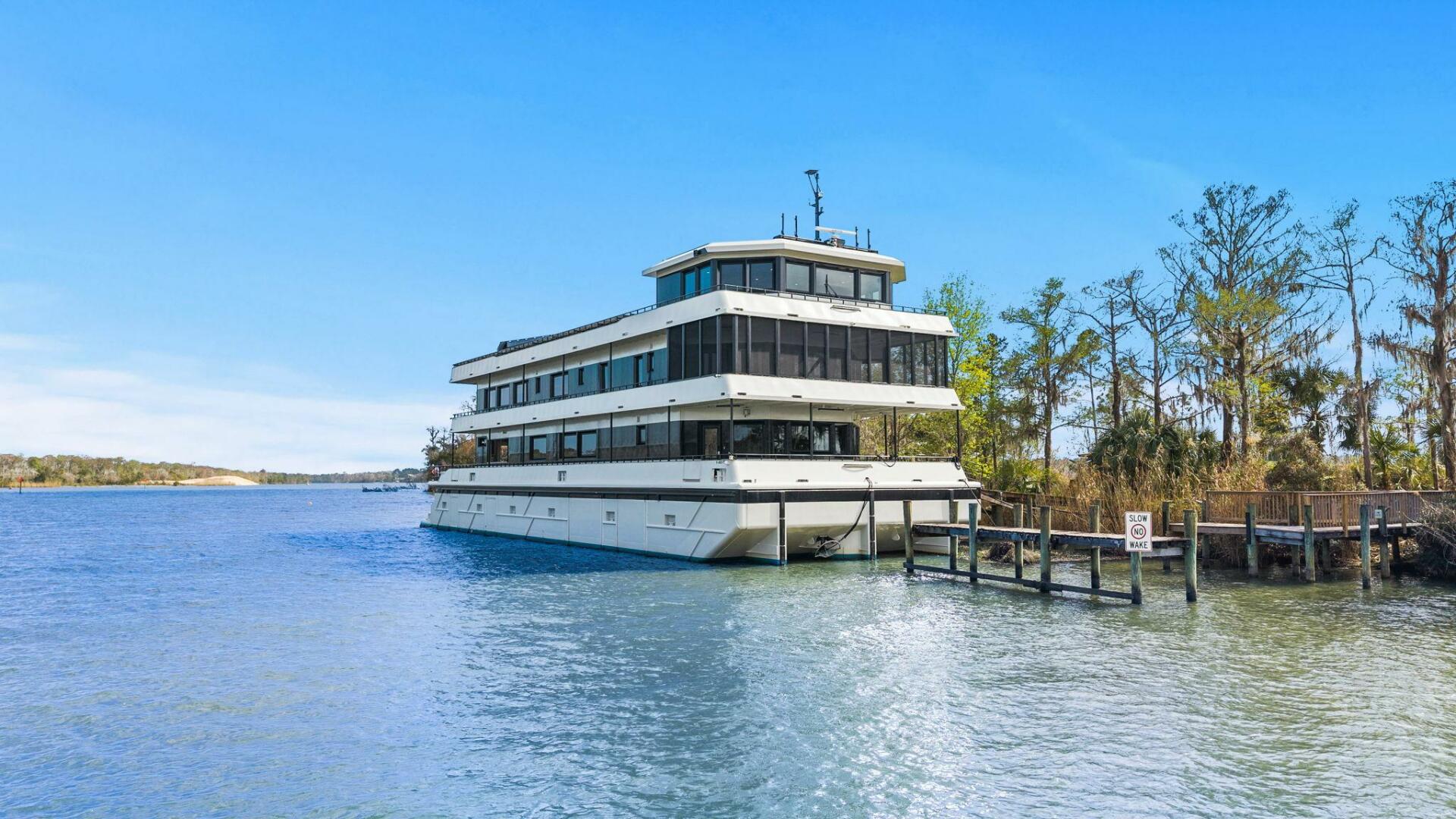 Breaux Brothers-120 GLV 2025-Shine Down Apalachicola-Florida-United States-5990269 | Thumbnail