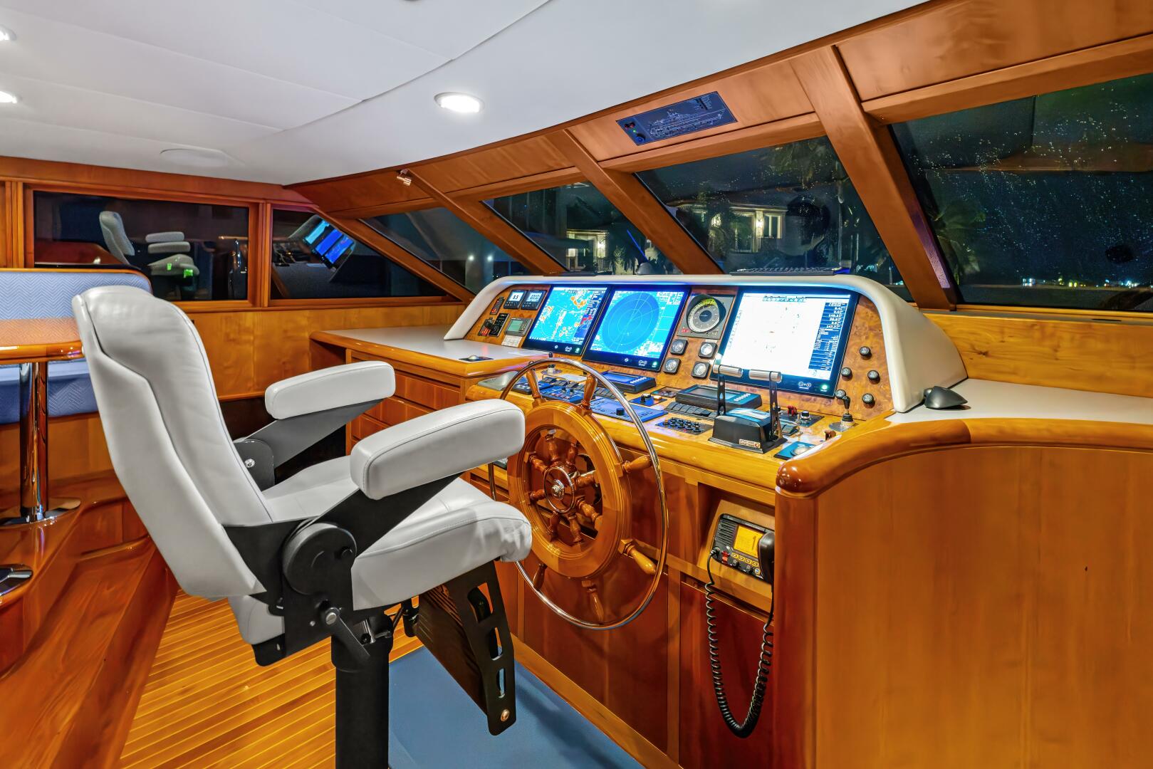 Burger-Raised Pilothouse 1998-SILVER SEAS Fort Lauderdale-Florida-United States-5994733 | Thumbnail
