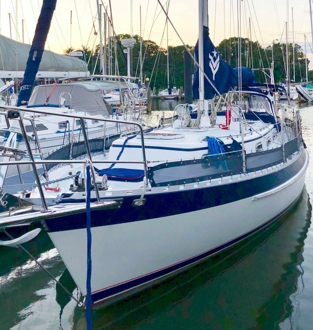 Valiant-42 CE 2010-Fidelity Gloucester Point-Virginia-United States-At the Dock-5960390 | Thumbnail