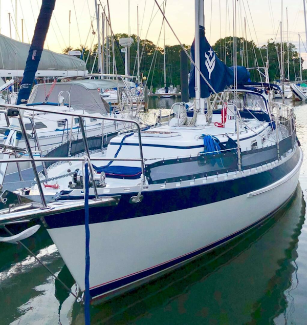 Valiant-42 CE 2010-Fidelity Gloucester Point-Virginia-United States-At the Dock-5960390