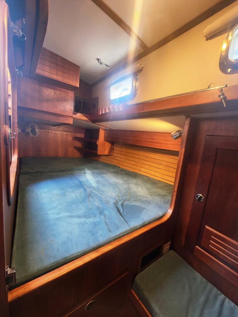 Valiant-42 CE 2010-Fidelity Gloucester Point-Virginia-United States-Aft Berth-5960467 | Thumbnail