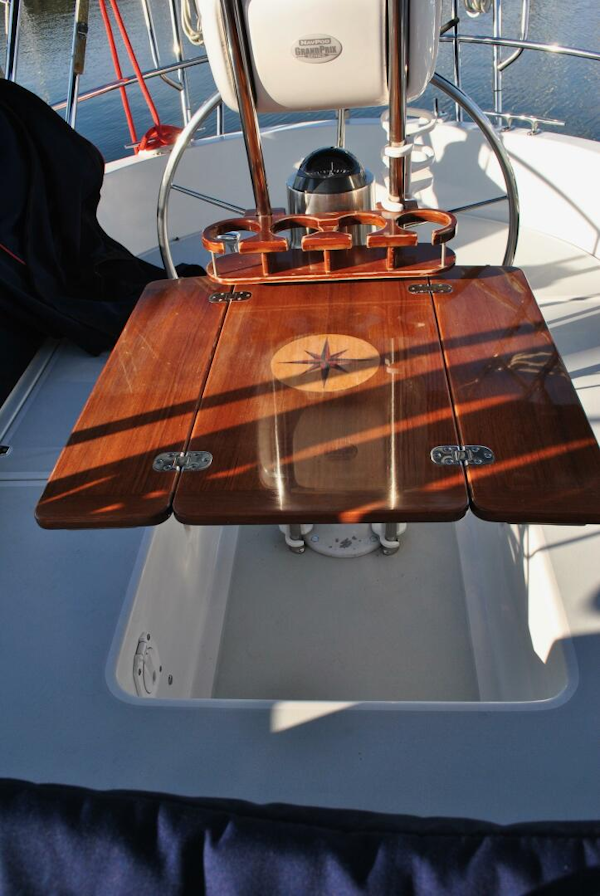 Valiant-42 CE 2010-Fidelity Gloucester Point-Virginia-United States-Cockpit Table-5960401