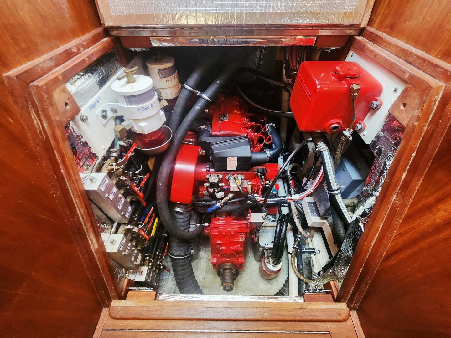 Valiant-42 CE 2010-Fidelity Gloucester Point-Virginia-United States-Engine-5960403 | Thumbnail
