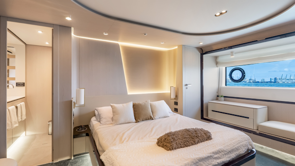 Azimut-78 FLY 2025 -Pompano Beach-Florida-United States-5963037