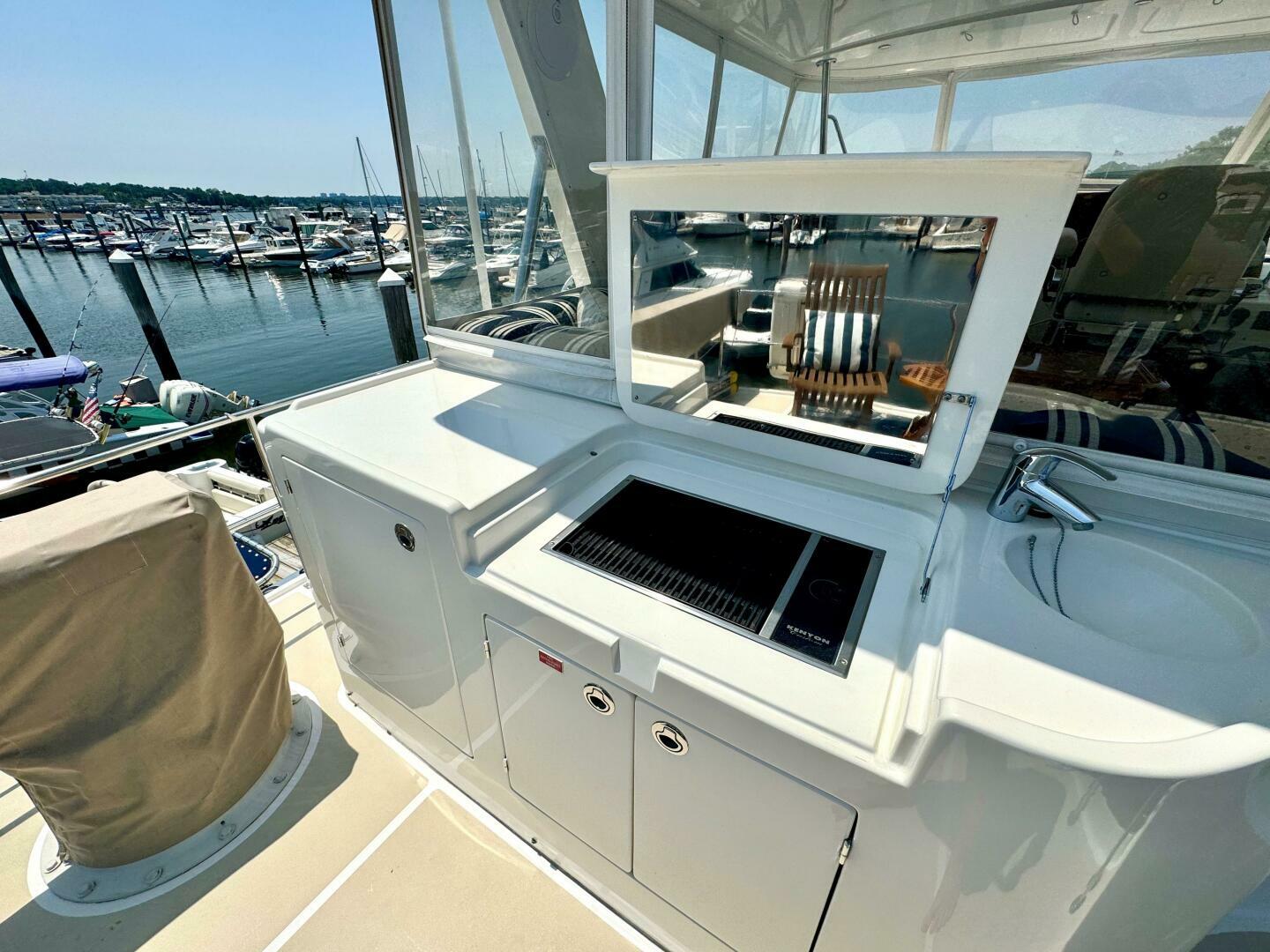 Grand Banks-Aleutian 53RP 2012-TOORA LOORA  BOSTON-Massachusetts-United States-Flybridge Grill-5997341 | Thumbnail
