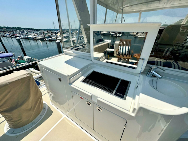 Grand Banks-Aleutian 53RP 2012-TOORA LOORA  BOSTON-Massachusetts-United States-Flybridge Grill-5997341