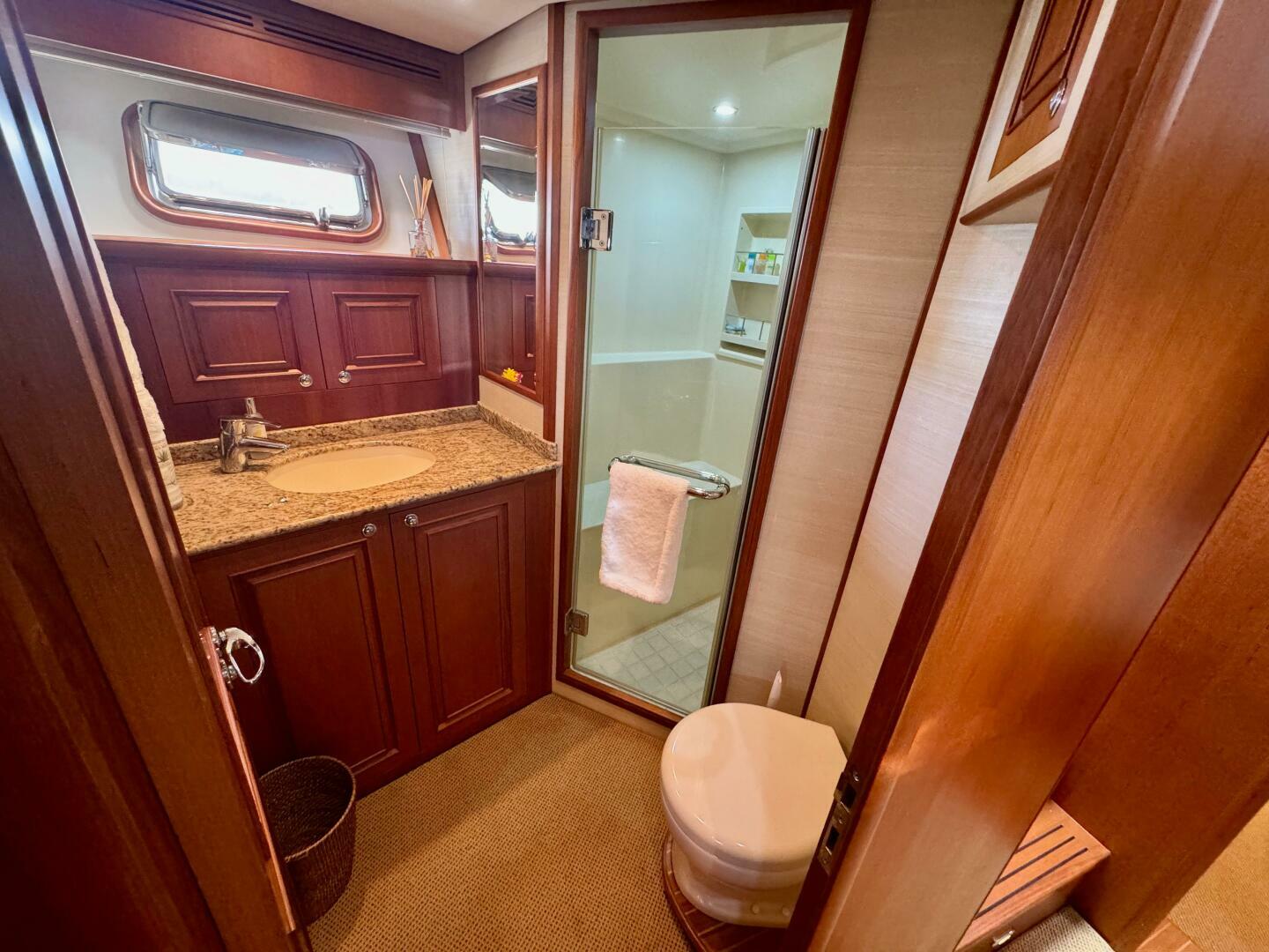 Grand Banks-Aleutian 53RP 2012-TOORA LOORA  BOSTON-Massachusetts-United States-Shared Guest Head-5997334 | Thumbnail