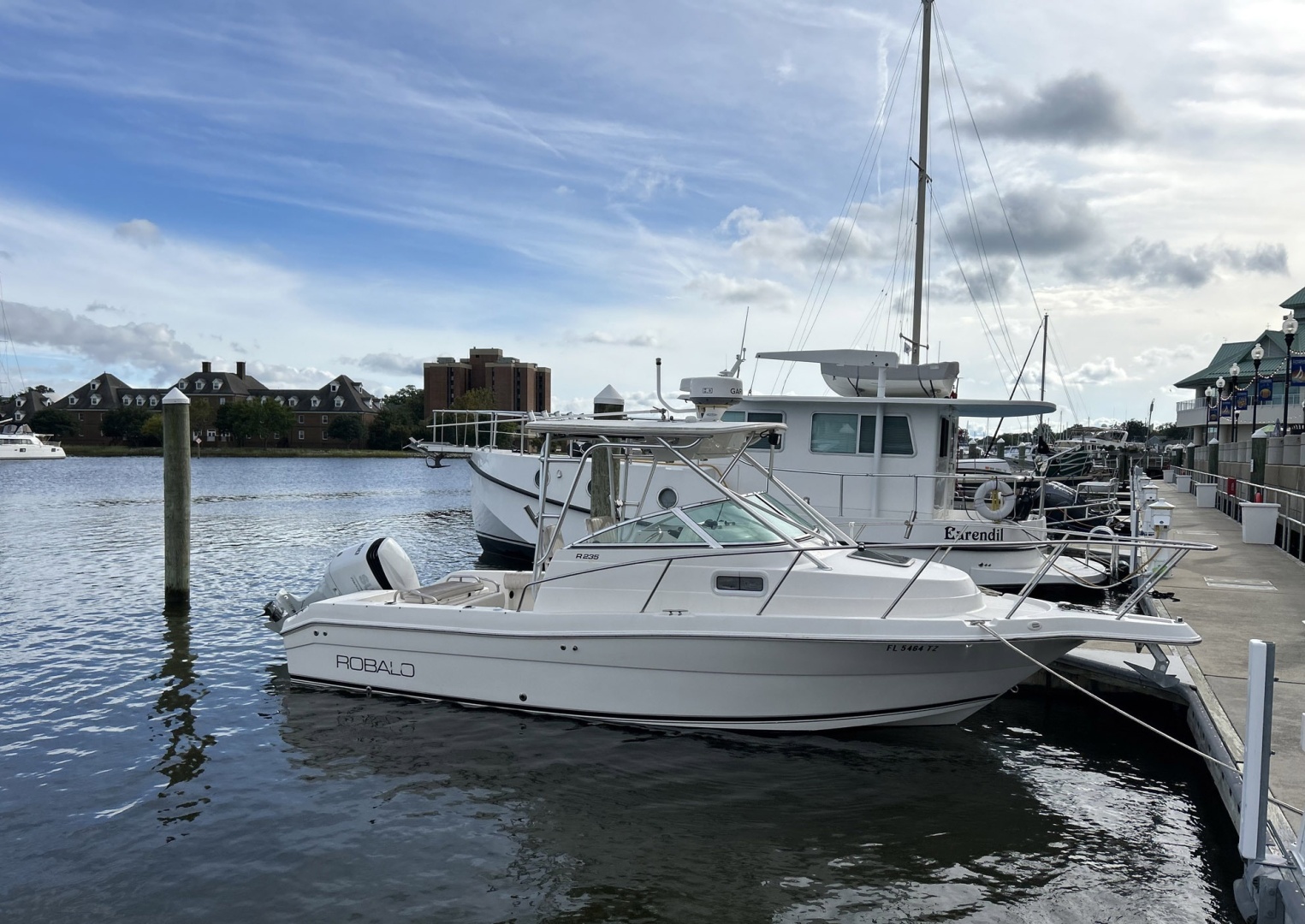 Robalo-R235 Walkaround 2005 -Palatka-Florida-United States-6043046 | Thumbnail