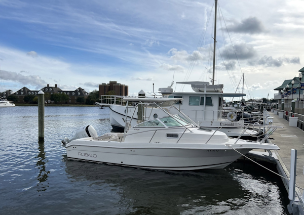 Robalo-R235 Walkaround 2005 -Palatka-Florida-United States-6043046