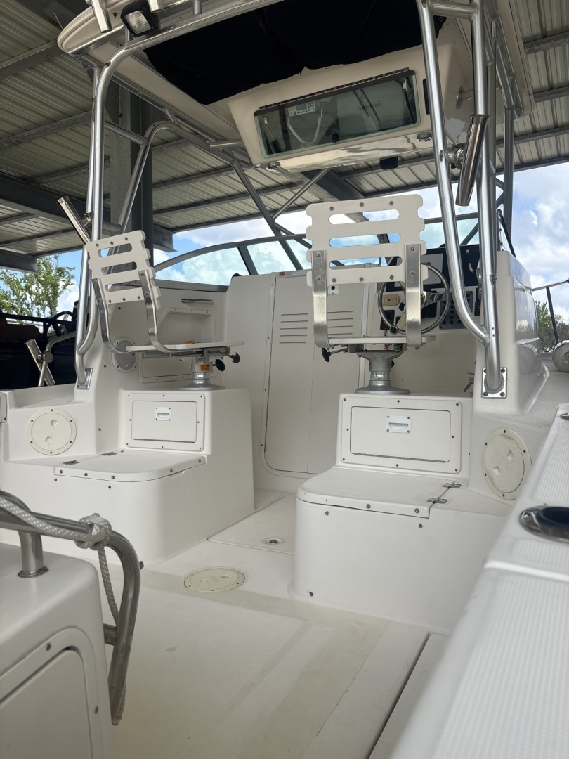 Robalo-R235 Walkaround 2005 -Palatka-Florida-United States-6043059 | Thumbnail