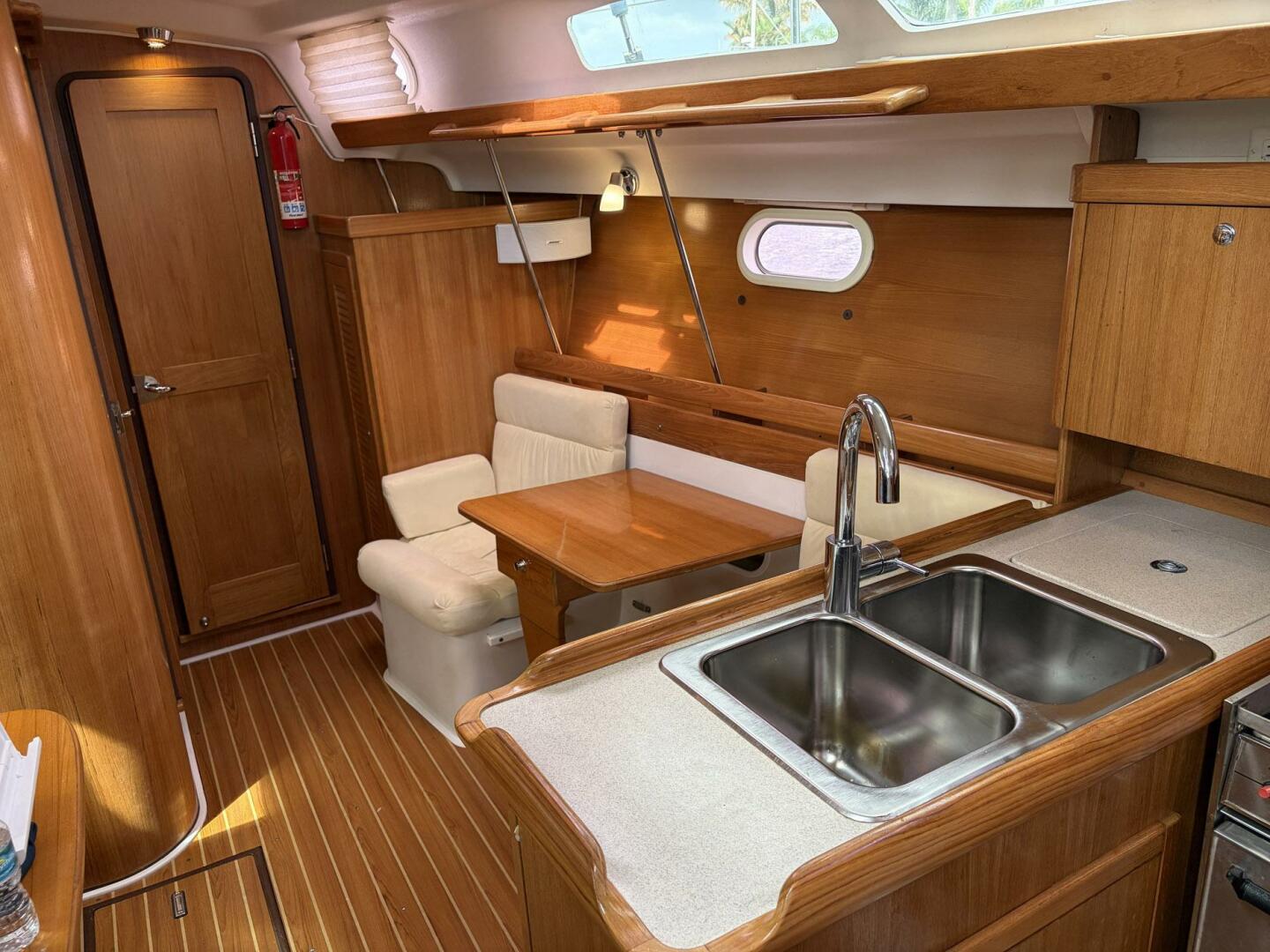 Catalina-350 2004-GUINEVERE Indiantown-Florida-United States-5970870 | Thumbnail