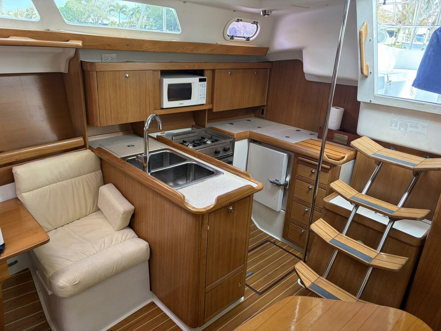 Catalina-350 2004-GUINEVERE Indiantown-Florida-United States-5970884 | Thumbnail