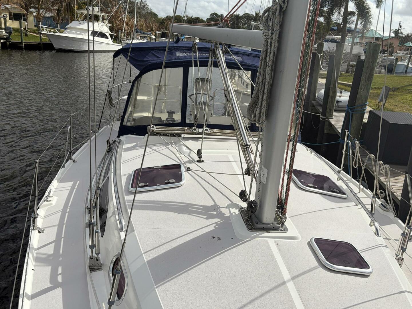 Catalina-350 2004-GUINEVERE Indiantown-Florida-United States-5970865 | Thumbnail