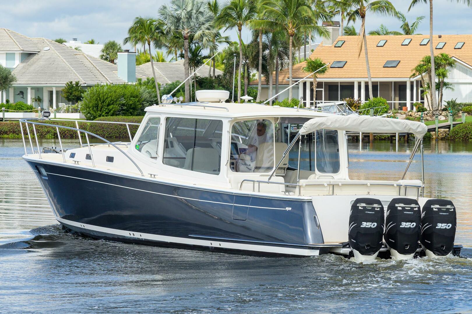 MJM-43z 2019-Scout North Palm Beach-Florida-United States-MJM 43 Scout  Exterior Profile-5978616 | Thumbnail
