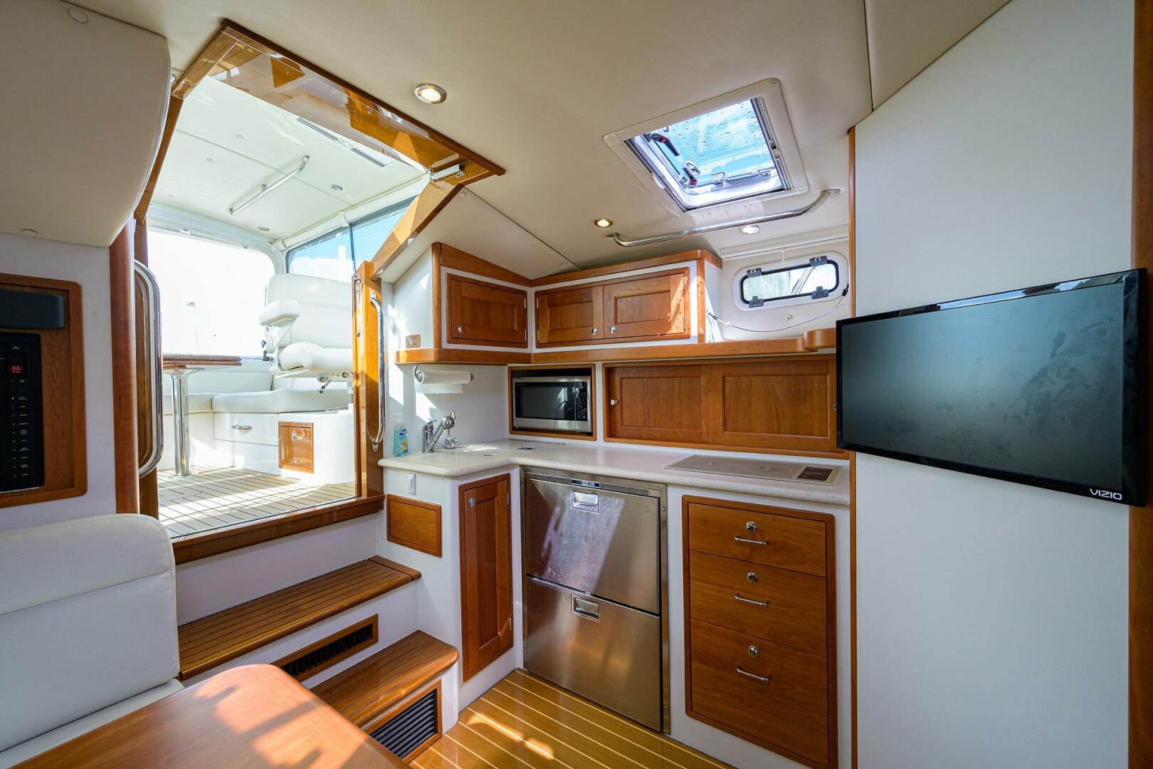 MJM-43z 2019-Scout North Palm Beach-Florida-United States-MJM 43 Scout  Interior Cabin-5971214 | Thumbnail