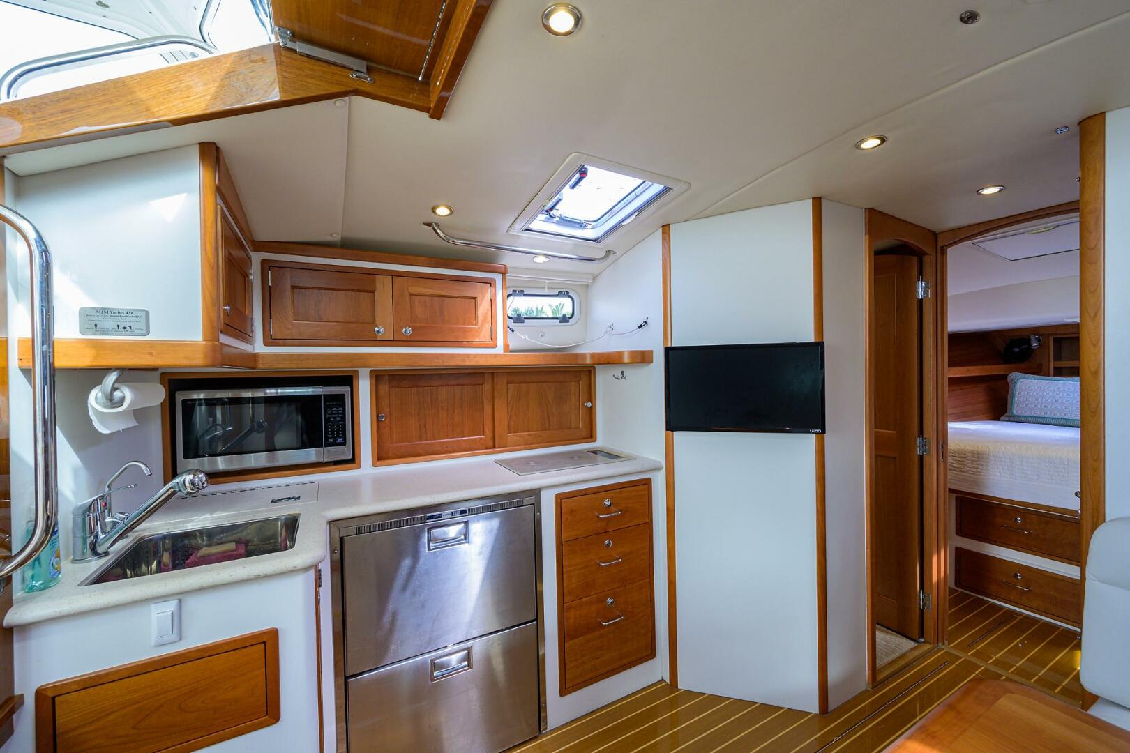 MJM-43z 2019-Scout North Palm Beach-Florida-United States-MJM 43 Scout  Interior Cabin-5971215 | Thumbnail
