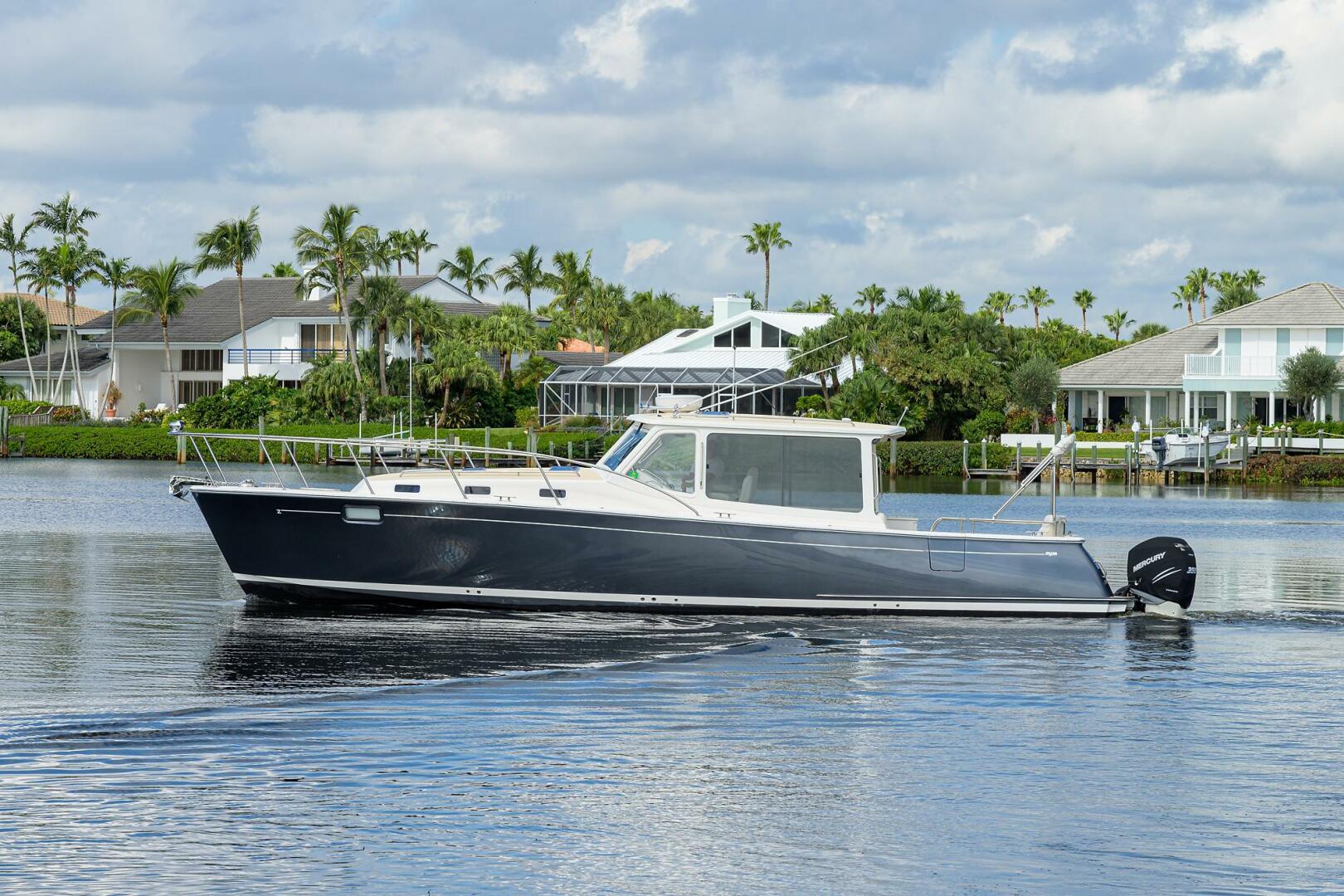 MJM-43z 2019-Scout North Palm Beach-Florida-United States-MJM 43 Scout  Exterior Profile-5978615 | Thumbnail