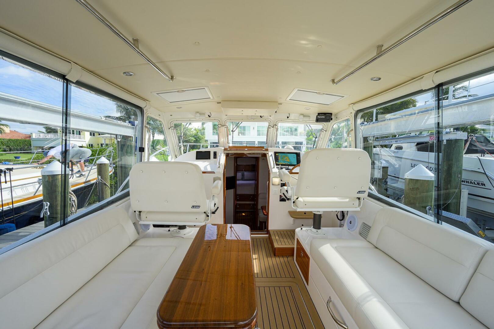 MJM-43z 2019-Scout North Palm Beach-Florida-United States-MJM 43 Scout  Exterior Helm-5971293 | Thumbnail
